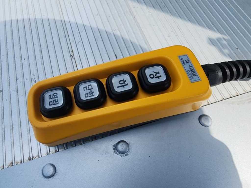 medium and large cargo truck - Vista 12