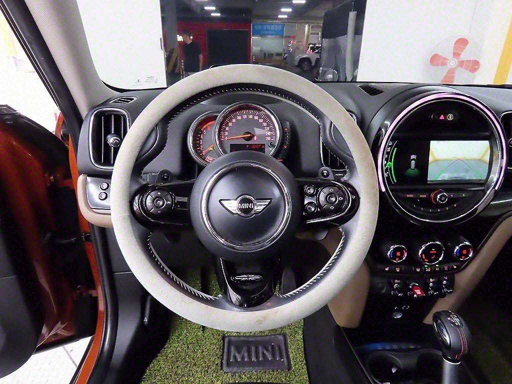 Mini Countryman - Vista 9