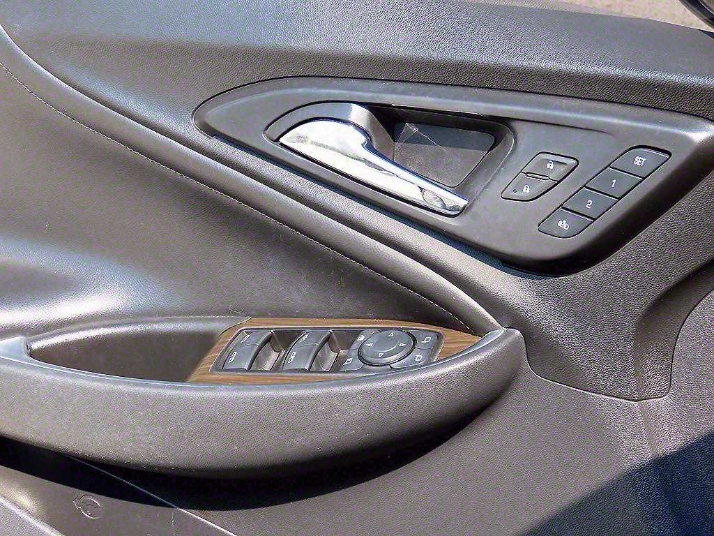 Chevrolet Malibu - Vista 11