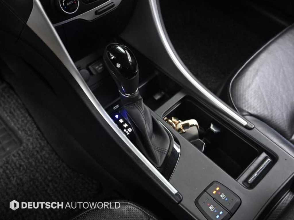 HYUNDAI Sonata - Vista 9