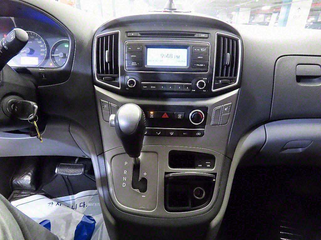 HYUNDAI Starex - Vista 11