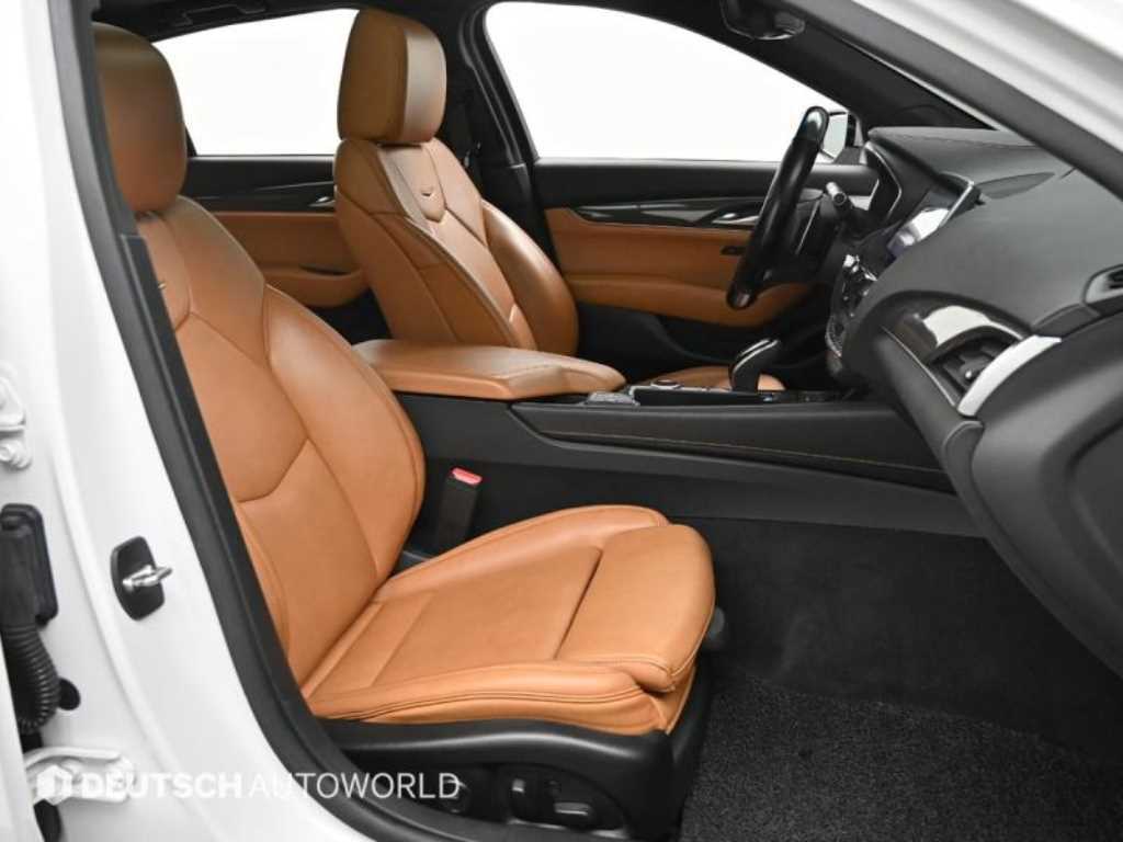 Cadillac CT5 - Vista 10