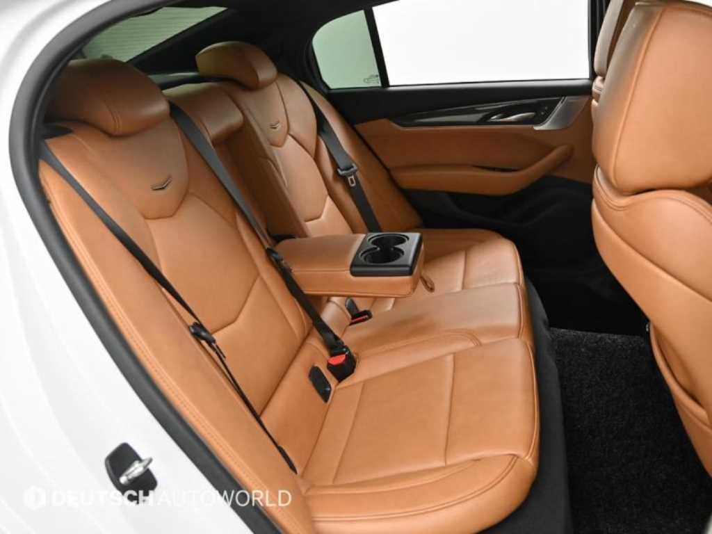 Cadillac CT5 - Vista 12