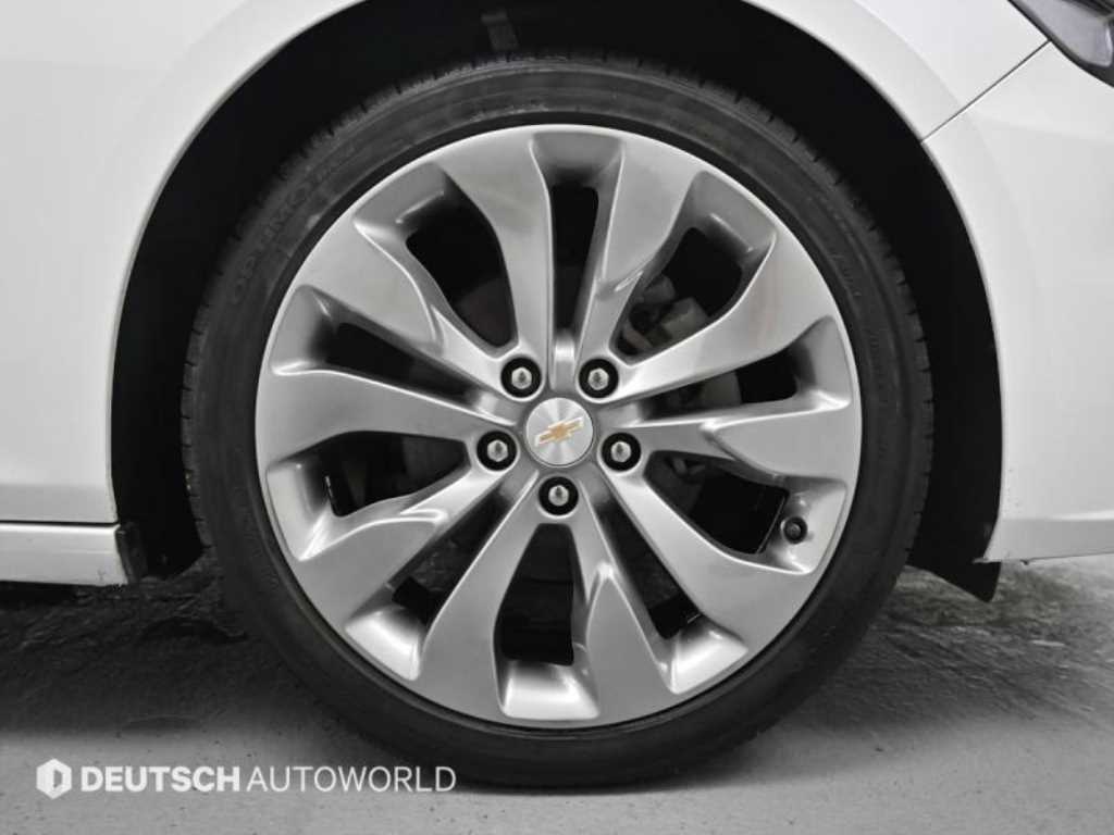 Chevrolet Malibu - Vista 5