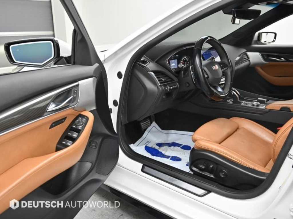 Cadillac CT5 - Vista 11