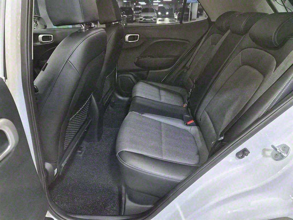 HYUNDAI Venue - Vista 7