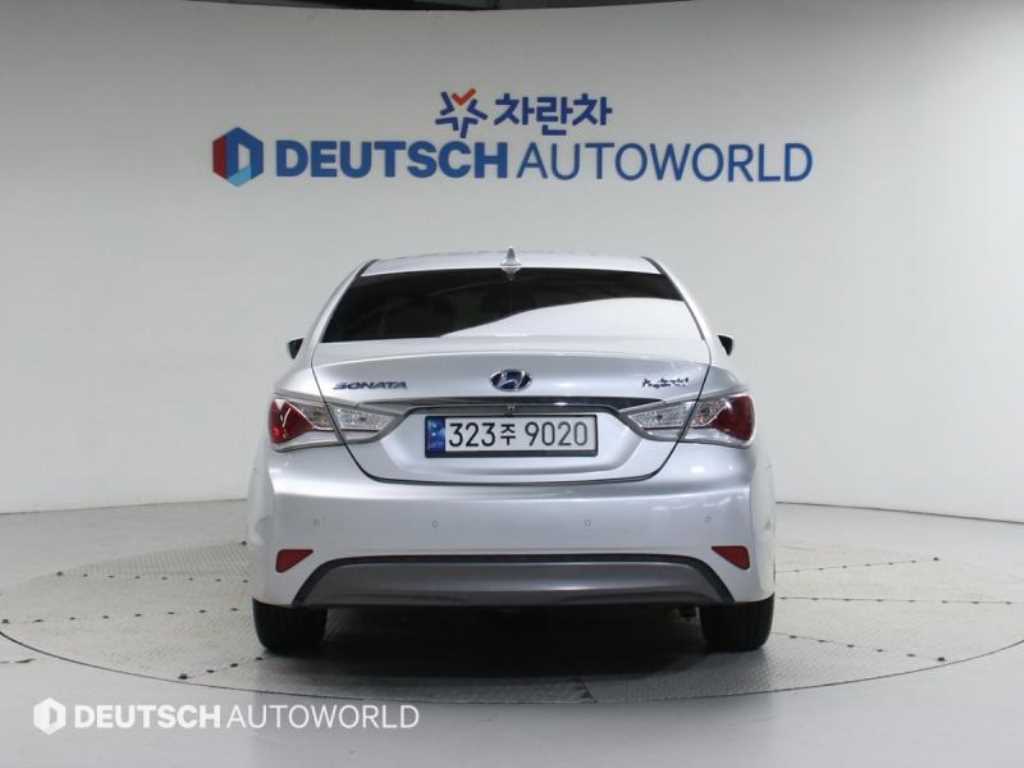 HYUNDAI Sonata - Vista 4