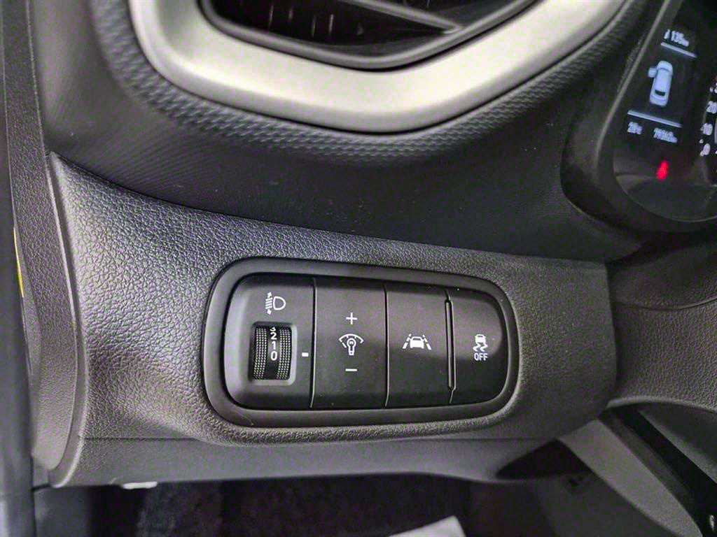 HYUNDAI Venue - Vista 12