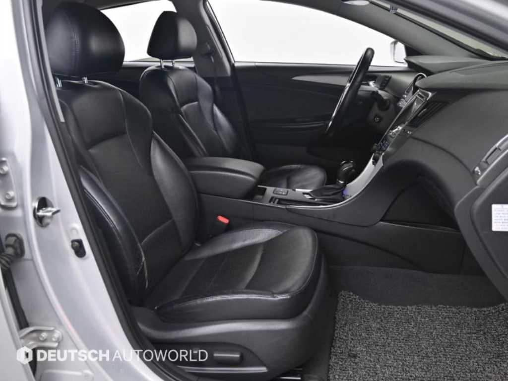 HYUNDAI Sonata - Vista 10