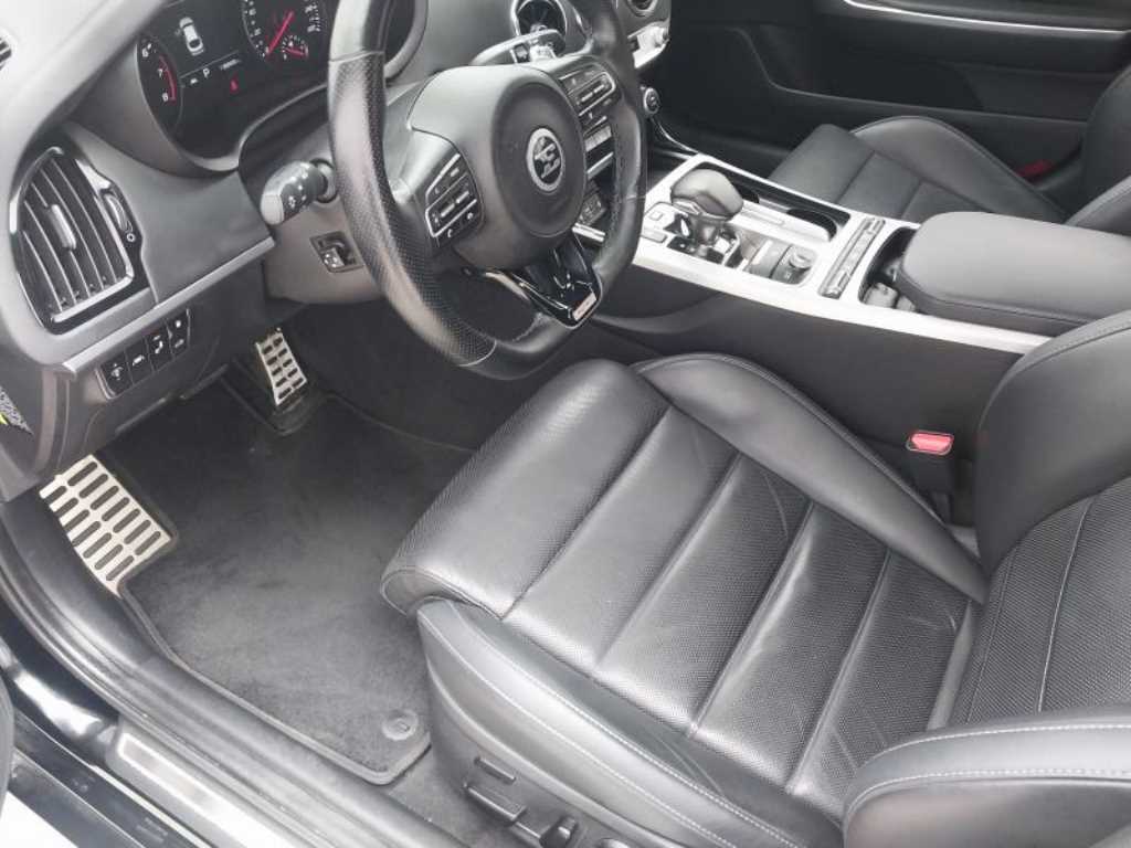 KIA Stinger - Vista 10