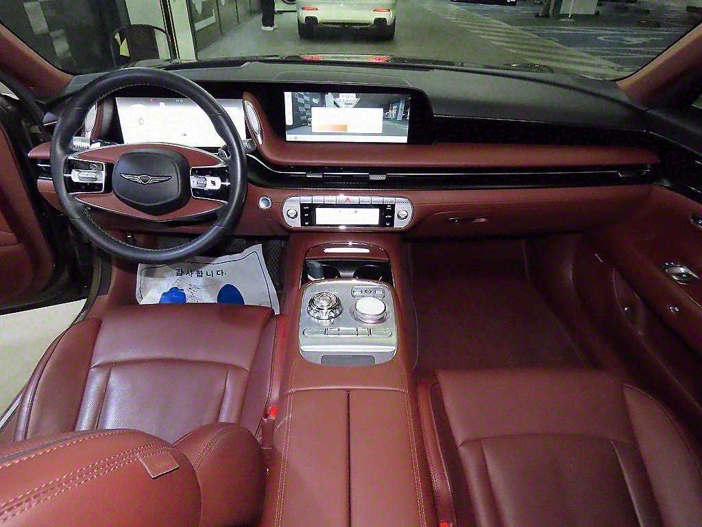 Genesis G90 - Vista 10