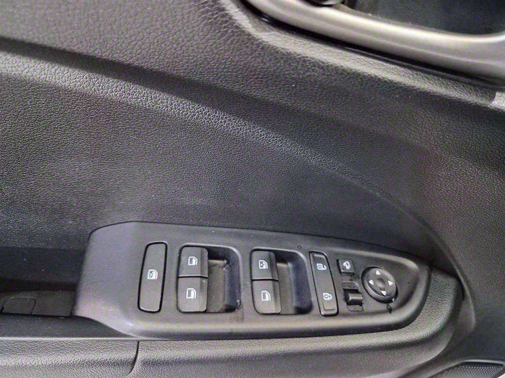 HYUNDAI Venue - Vista 11