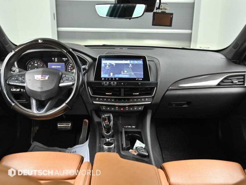 Cadillac CT5 - Vista 7