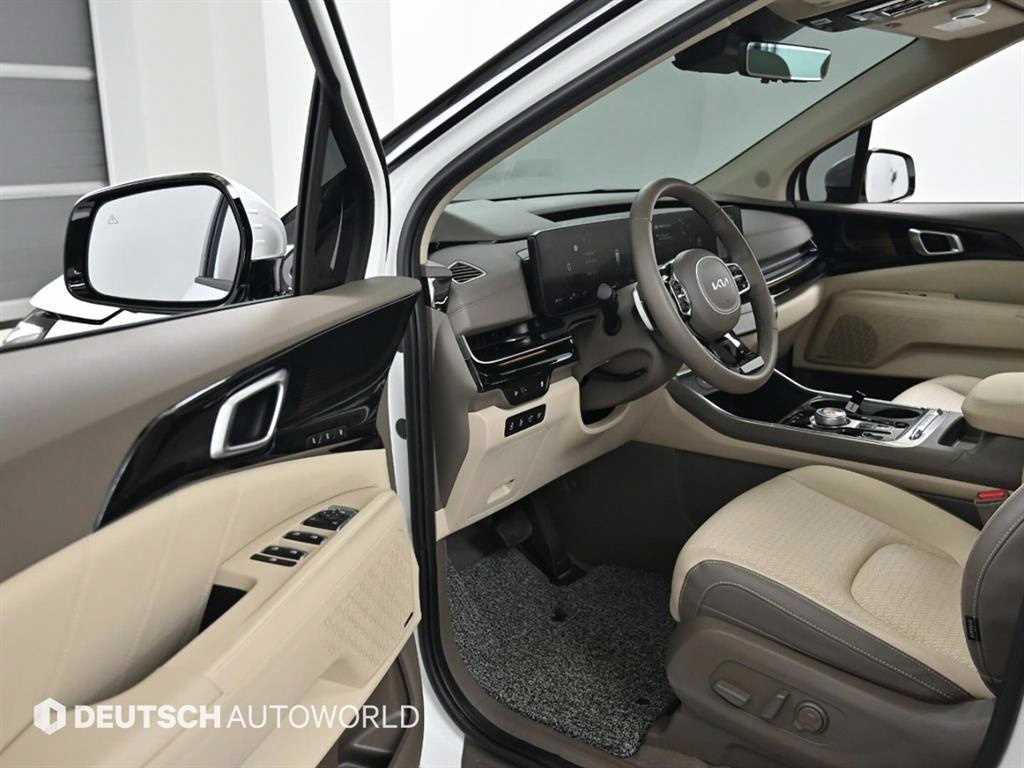 KIA Carnival - Vista 11