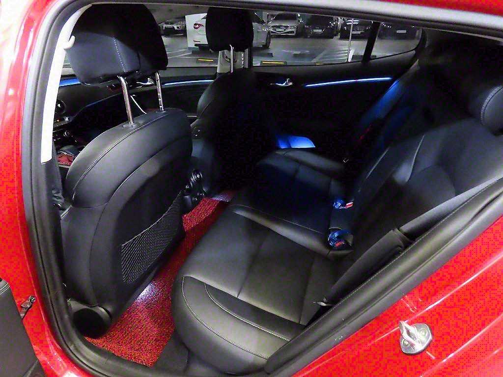 KIA Stinger - Vista 7