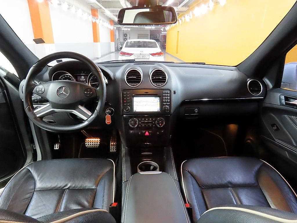 Mercedes Benz M Class - Vista 8