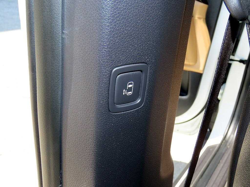 KIA Carnival - Vista 3