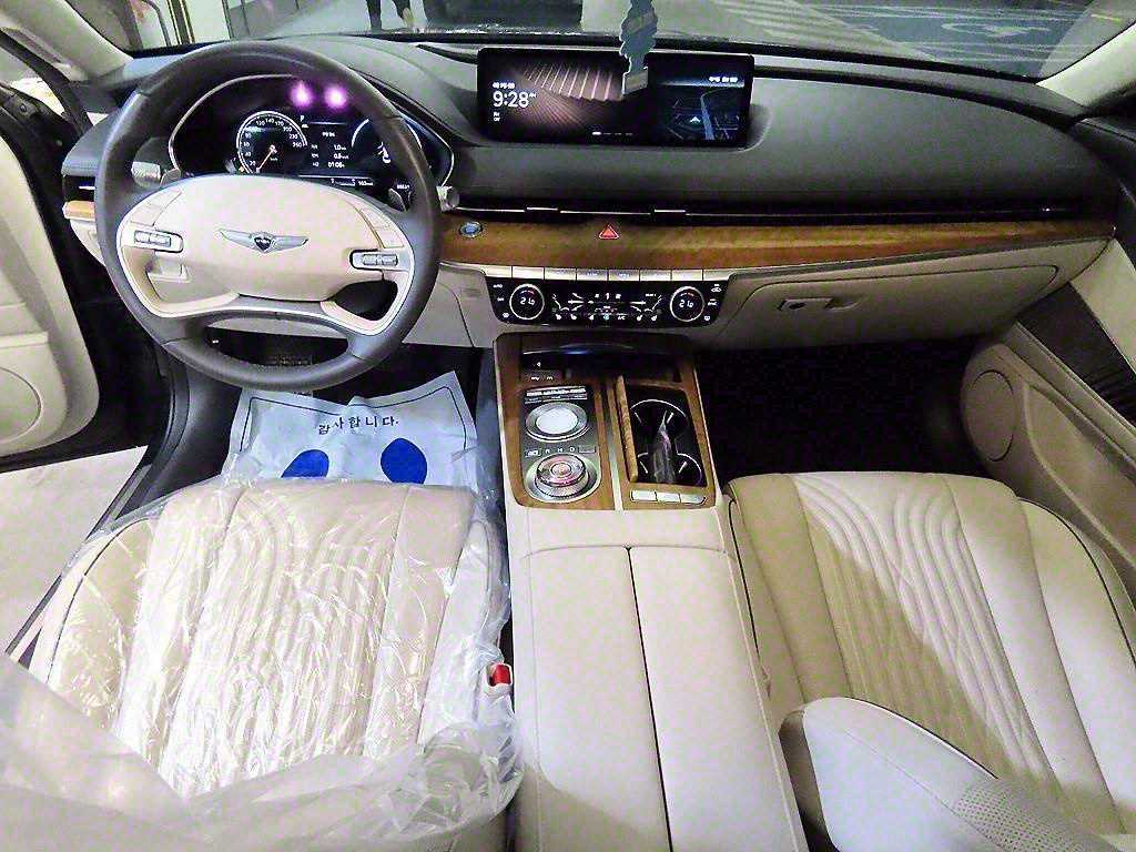 Genesis G80 - Vista 10