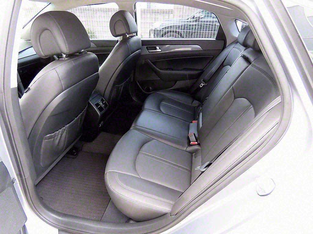 HYUNDAI Sonata - Vista 6