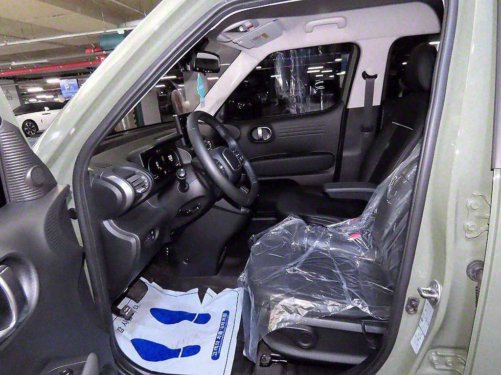 HYUNDAI Casper - Vista 6