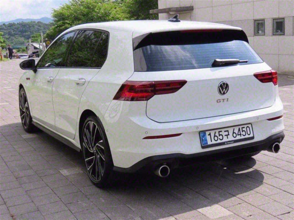 Volkswagen Golf - Vista 4