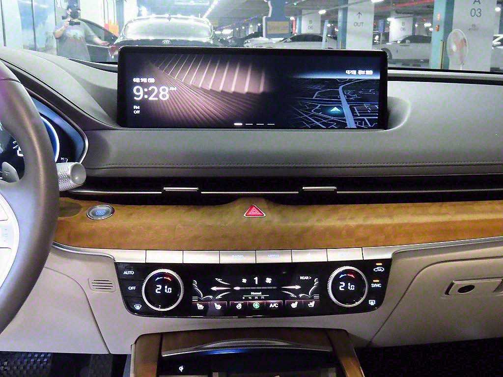 Genesis G80 - Vista 11