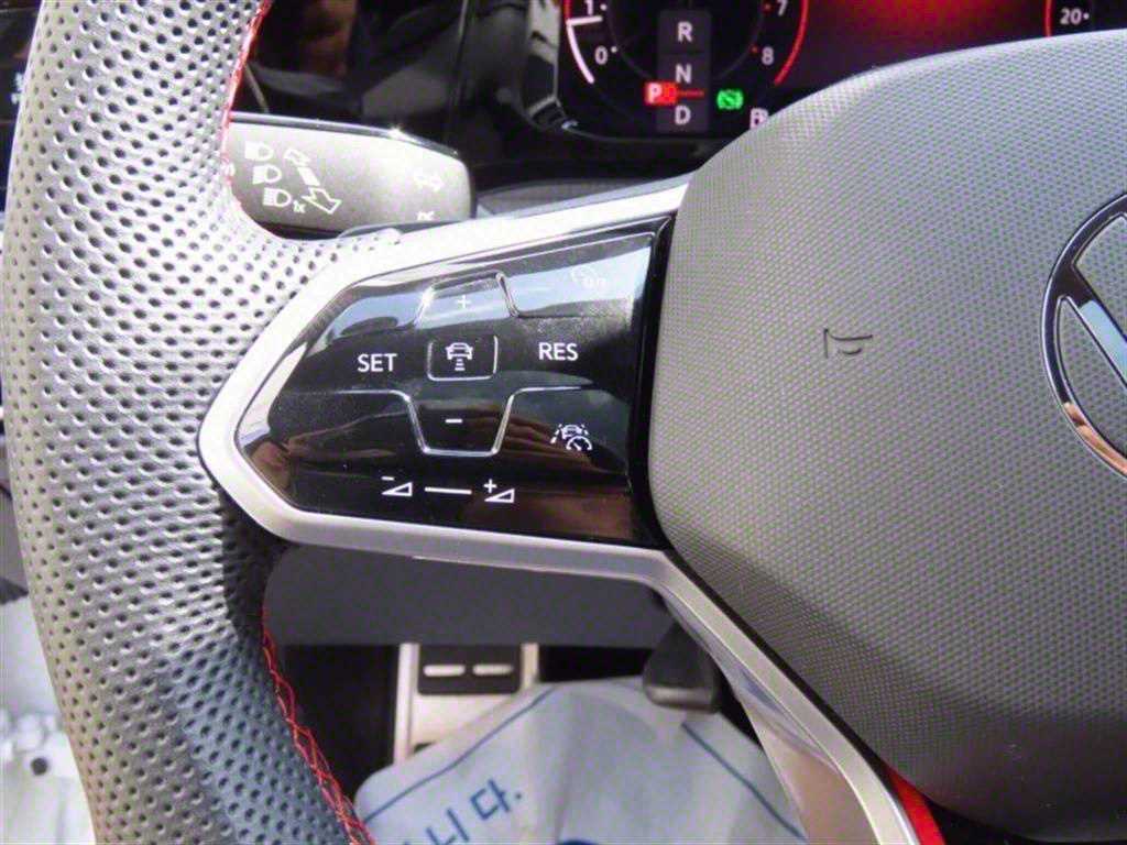 Volkswagen Golf - Vista 11