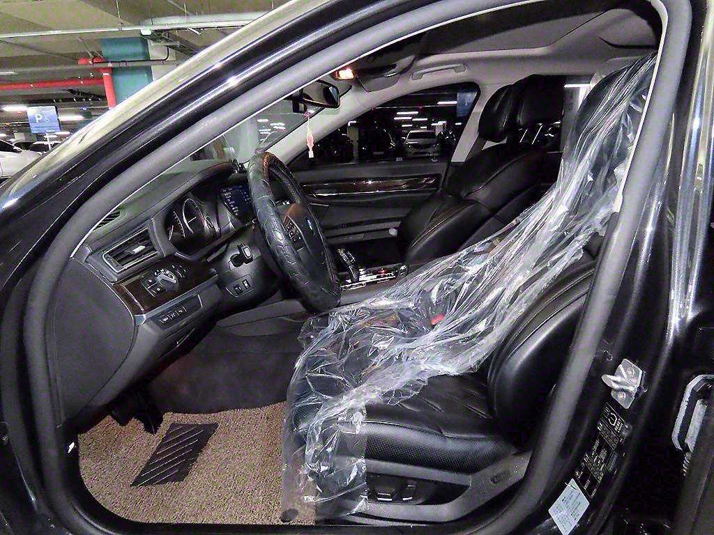 BMW 7 Series - Vista 6