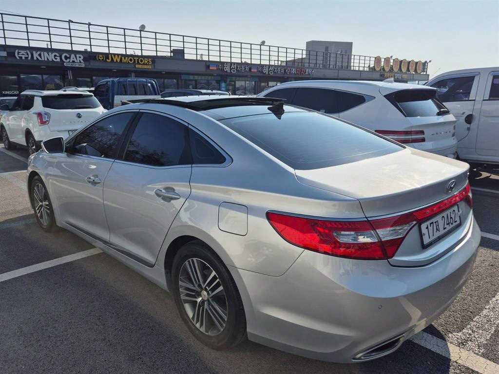 HYUNDAI Grandeur - Vista 4