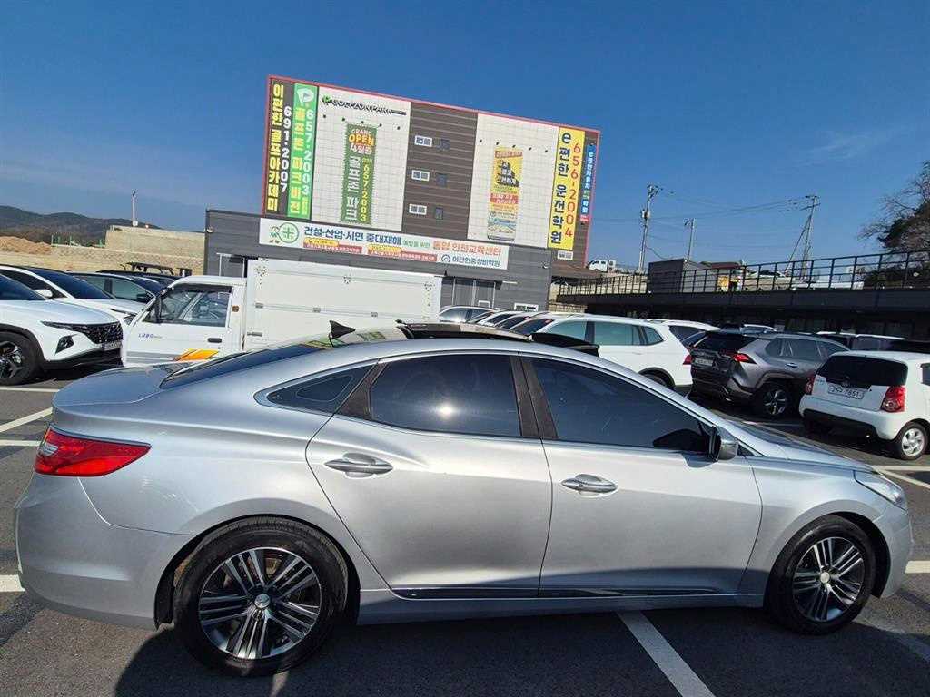 HYUNDAI Grandeur - Vista 6