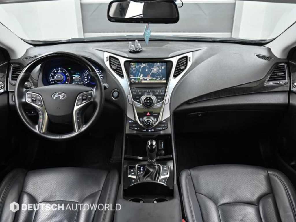 HYUNDAI Grandeur - Vista 7