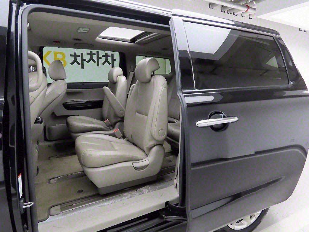 KIA Carnival 2016 Negro - Importación desde Corea - HF Imports Iquique - Foto 13