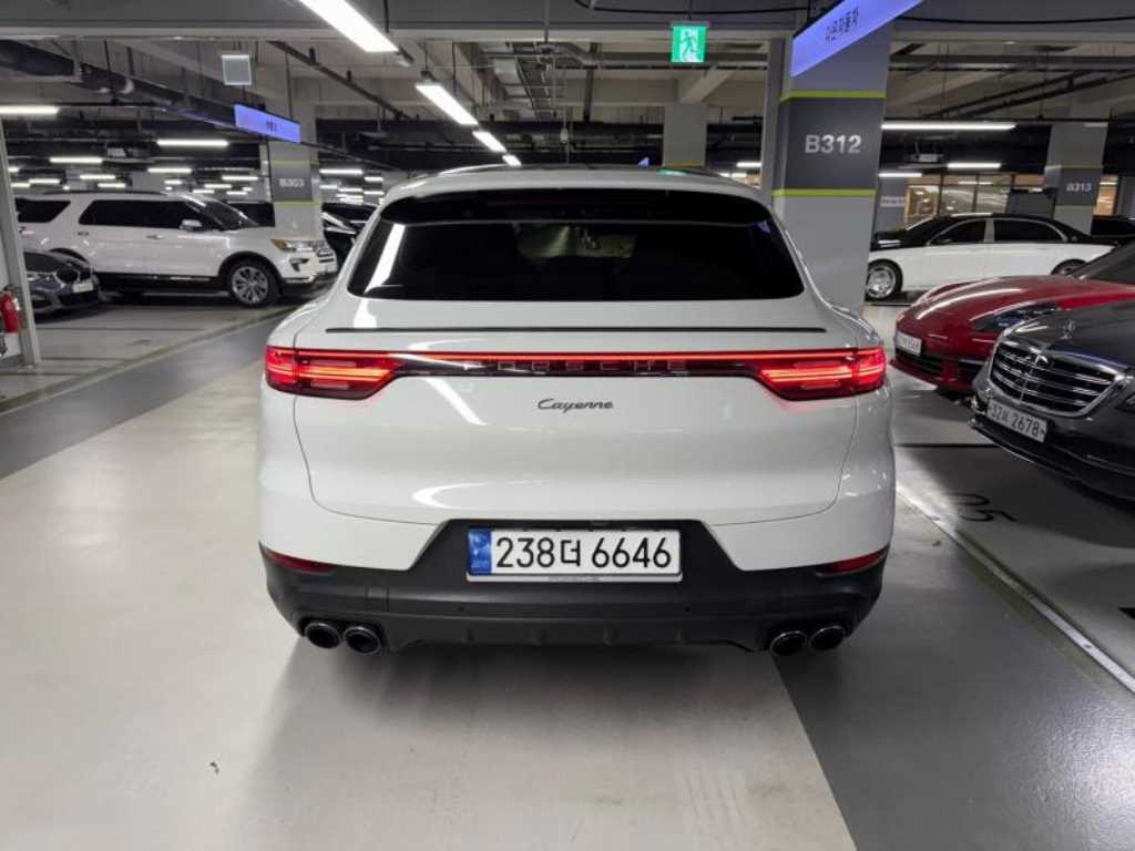 Porsche Cayenne - Vista 4