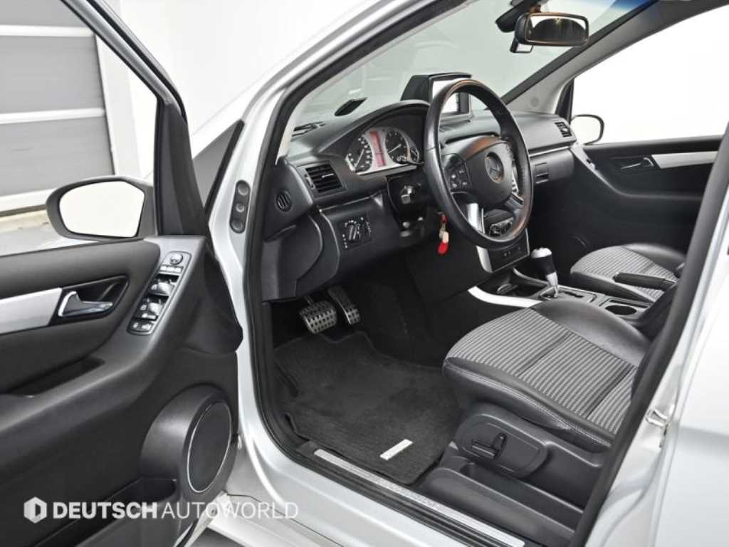 Mercedes Benz B Class (MY B) - Vista 11