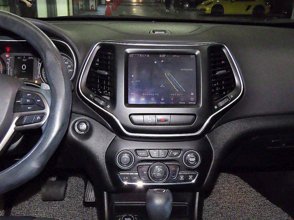 Jeep Cherokee - Vista 11