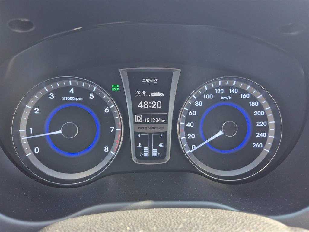 HYUNDAI Grandeur - Vista 9