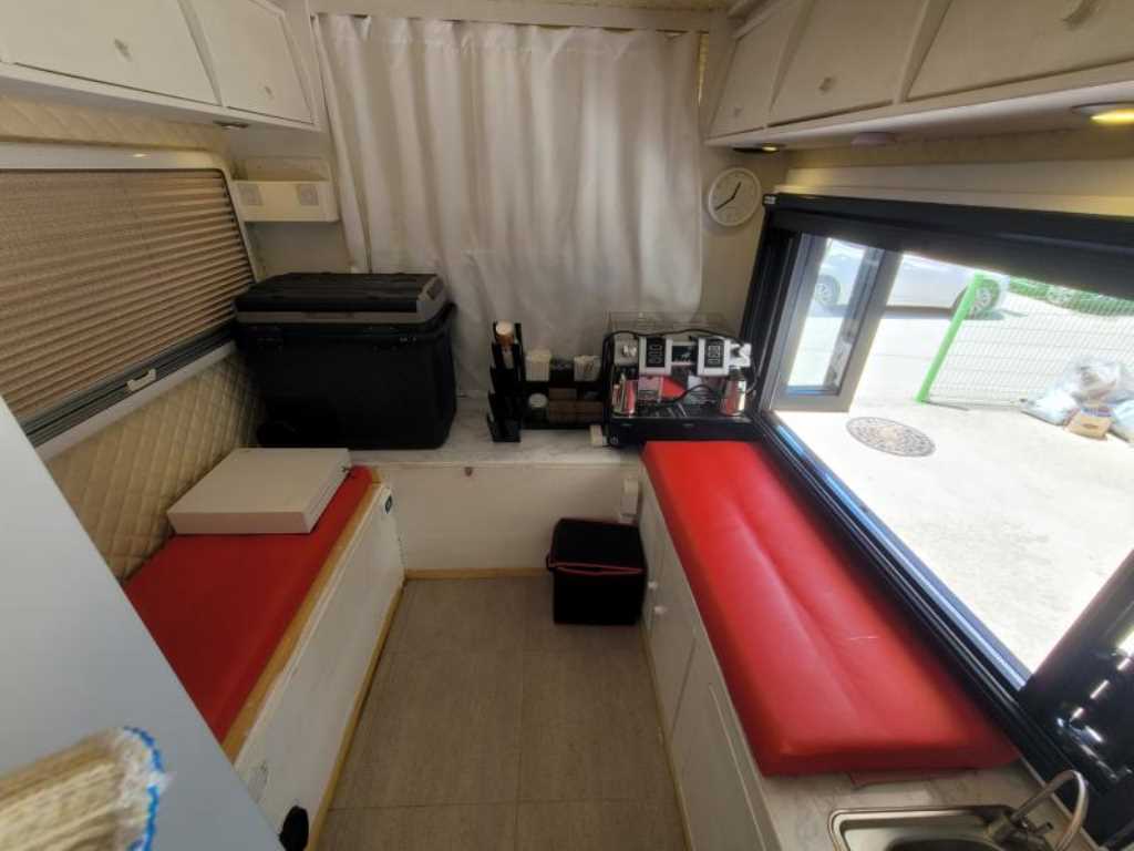 HYUNDAI Starex - Vista 9