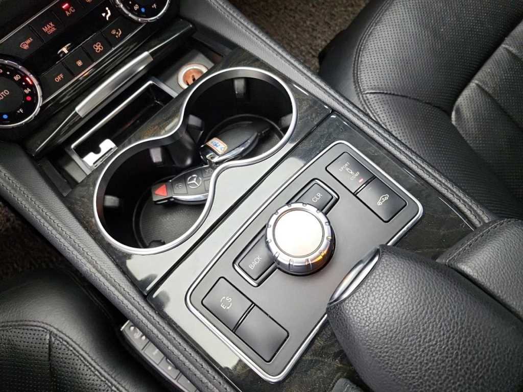 Mercedes Benz CLS Class - Vista 8