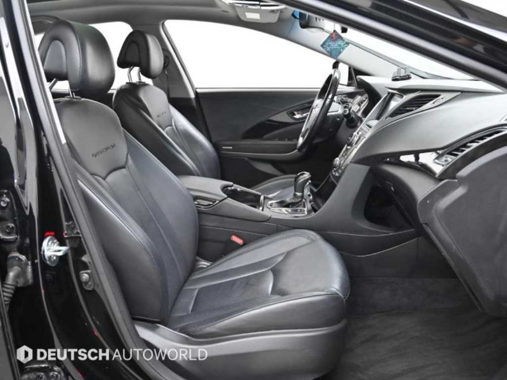 HYUNDAI Grandeur - Vista 10