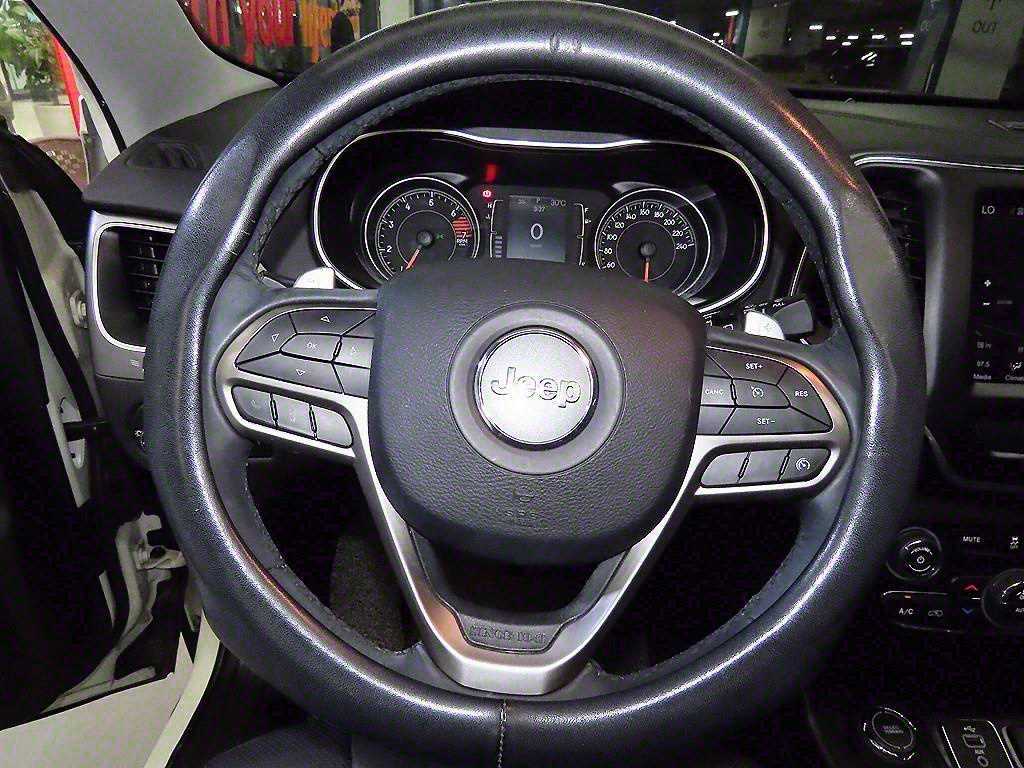 Jeep Cherokee - Vista 8