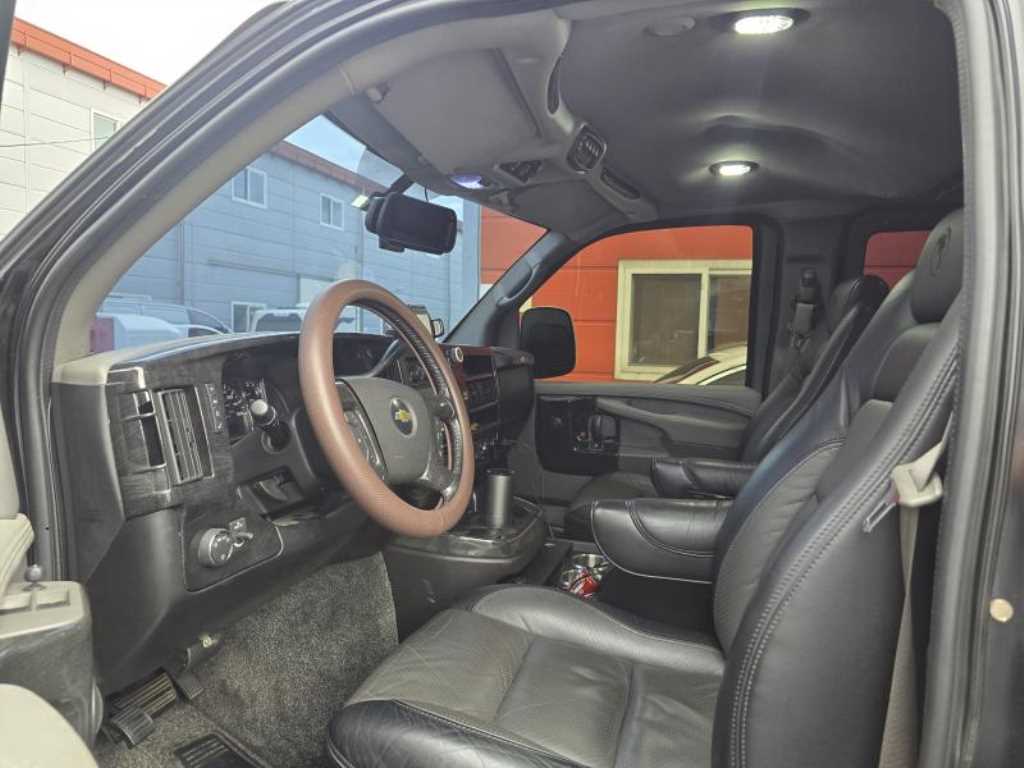 Chevrolet Express van - Vista 8