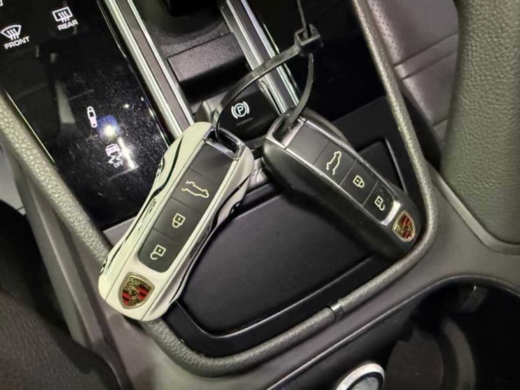 Porsche Cayenne - Vista 6