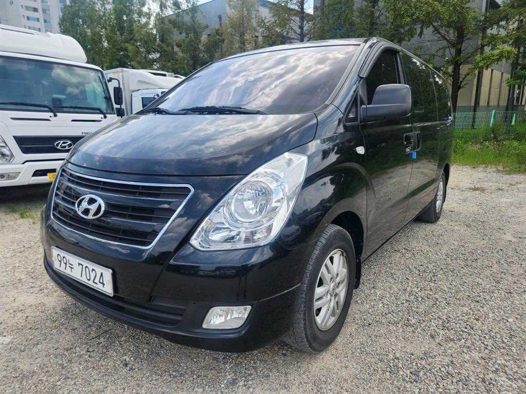 HYUNDAI Starex - Vista 5