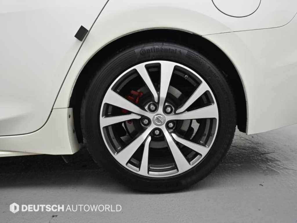 Nissan Maxima - Vista 5