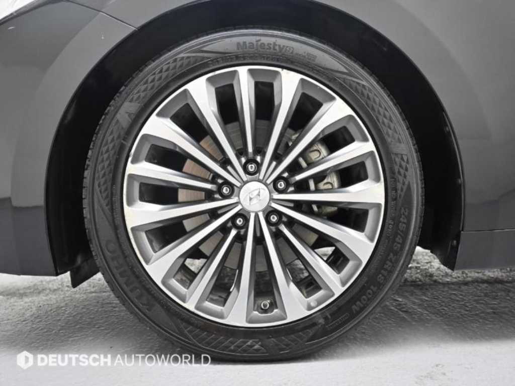 HYUNDAI Grandeur - Vista 5