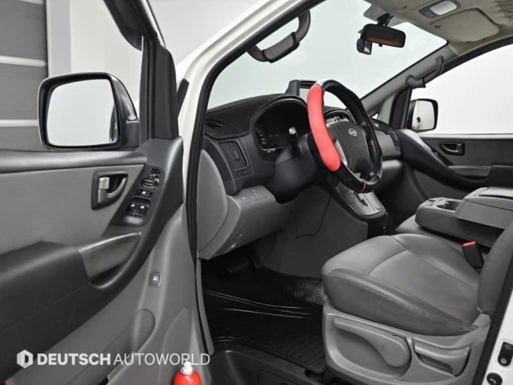 HYUNDAI Starex - Vista 11