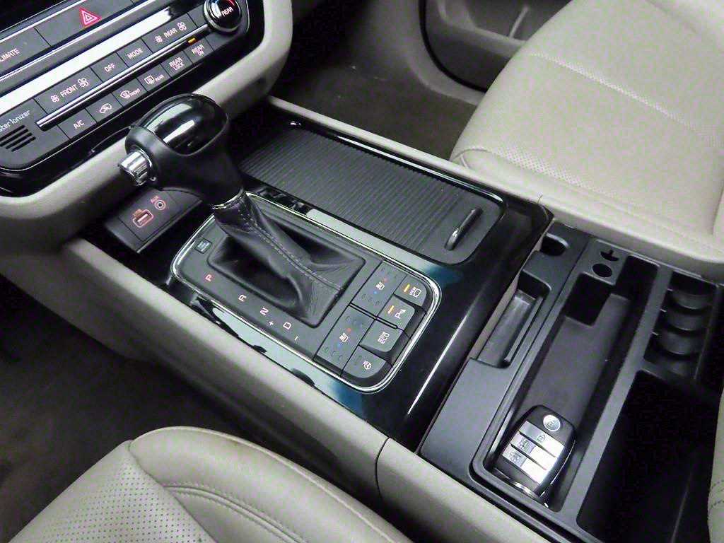 KIA Carnival - Vista 11