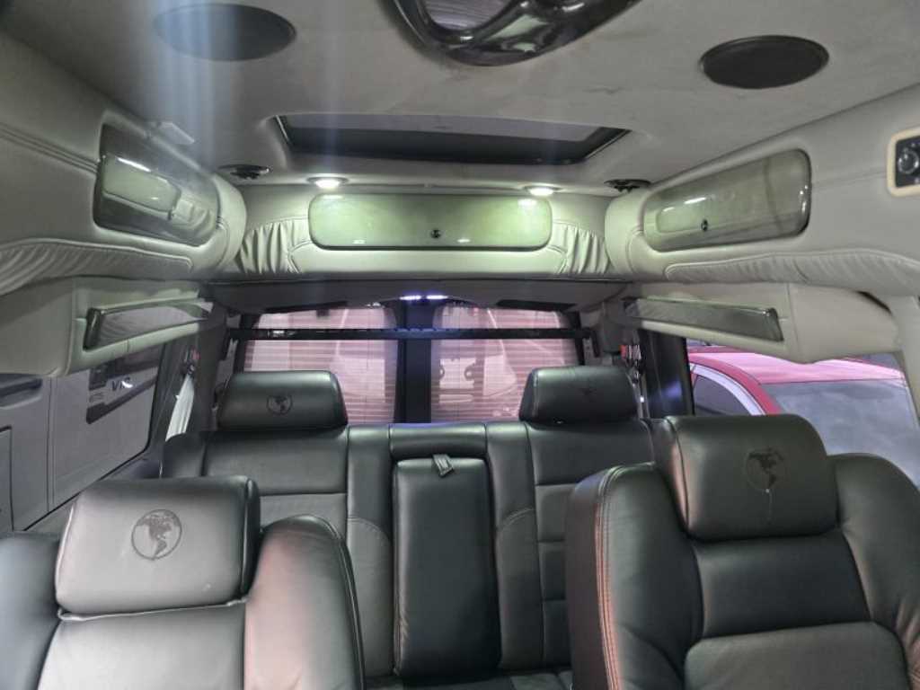 Chevrolet Express van - Vista 10