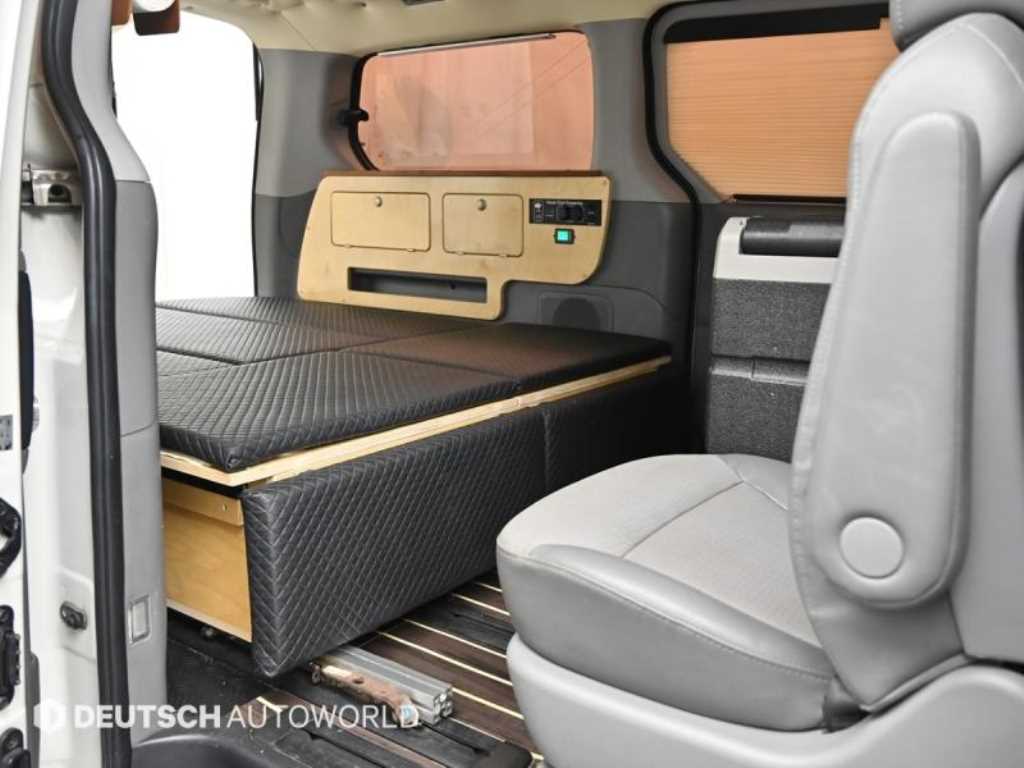 HYUNDAI Starex - Vista 12