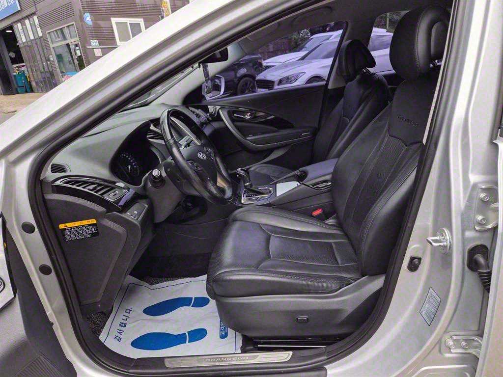 HYUNDAI Grandeur - Vista 6